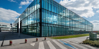 De WH SelfInvest Hauptgebäude, Niederlassung